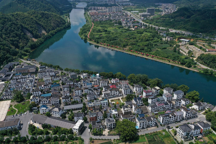 15c2b8eb5970479abd19551e290574e9.jpg 15c2b8eb5970479abd19551e290574e9.jpg