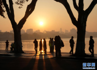 晨游西湖赏冬景