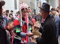 云南元阳举办新年第一场“长街宴”