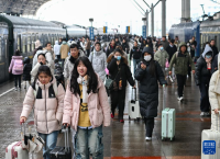 元旦假期首日出行忙