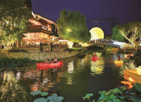 游船映月迎中秋